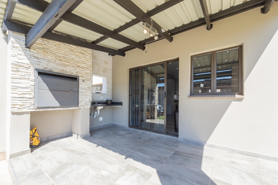 3 Bedroom Property for Sale in Geelhoutpark North West